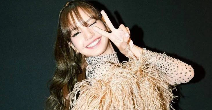 Lisa (BLACKPINK) nhận tin vui xịn sò ngay trước giờ lên sàn diễn