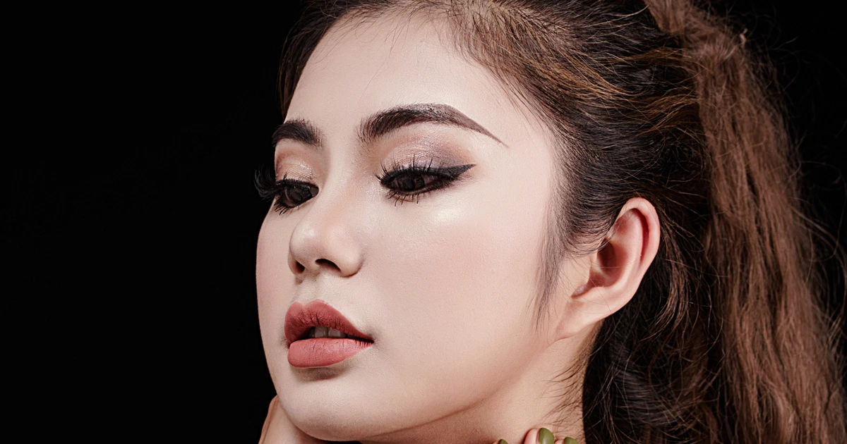 Nữ sinh Sư phạm Toán xinh đẹp kiêm MC, ca sĩ, diễn viên - câu chuyện "phá vỡ mọi giới hạn" gây sốt