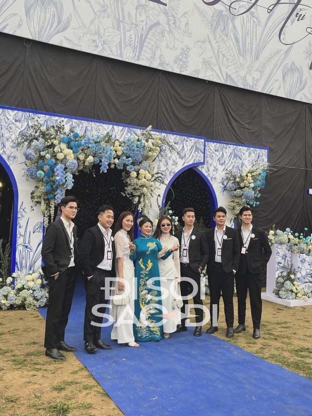 3e015e9babca85ba543f.jpg
