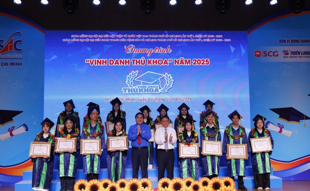 88 thủ khoa TP.HCM được vinh danh: Toàn "con nhà người ta" đây rồi! ✨