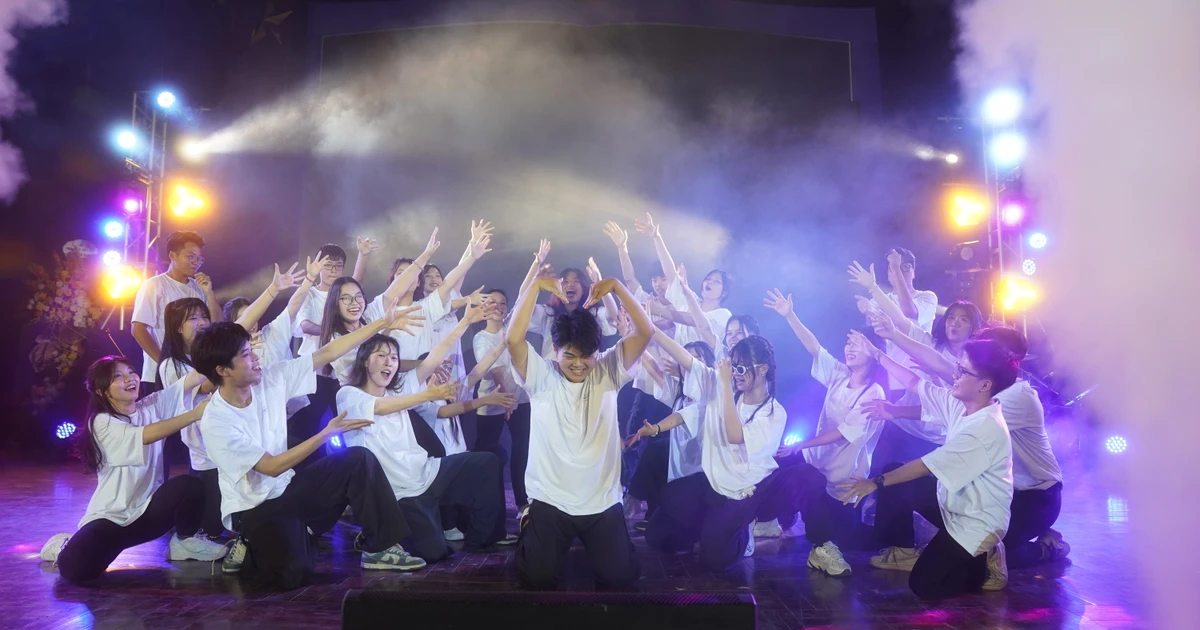 Teen Ams khóc cạn nước mắt trong lễ tri ân: 1000 ngày thanh xuân như giấc mơ đẹp