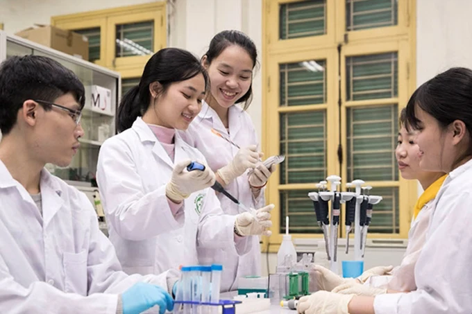 Gen Z ngành y "flex" gần 200 công trình khoa học cực chất