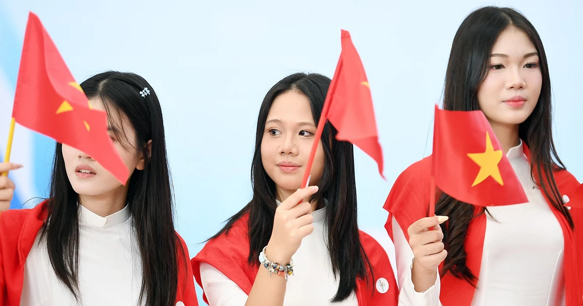 Gen Z thề "biến Việt Nam thành cường quốc công nghệ" trong lễ khai giảng lịch sử