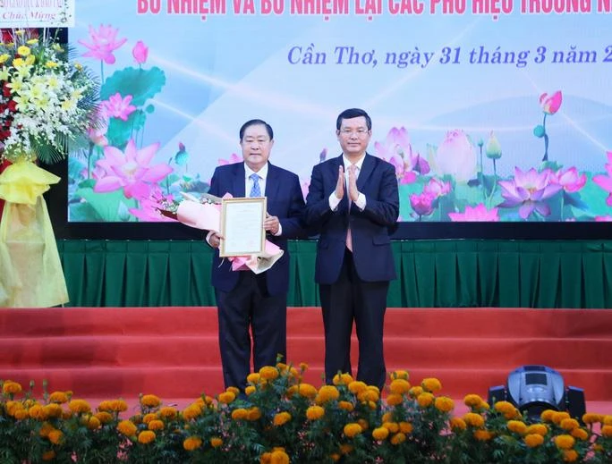 ĐH Cần Thơ công bố ban lãnh đạo nhiệm kỳ mới - Hiệu trưởng được tái bổ nhiệm