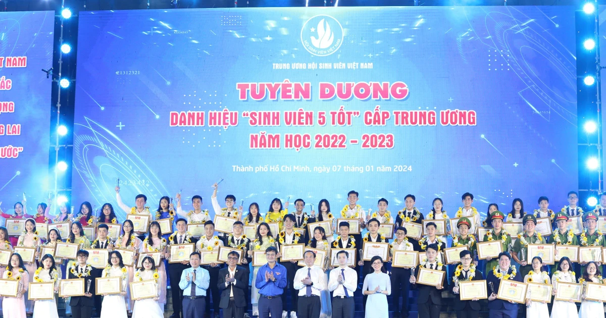T.Ư Hội Sinh viên Việt Nam vinh danh 74 'Sinh viên 5 tốt' và 96 'Sao Tháng Giêng' năm 2023