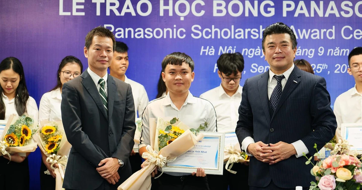 Chàng trai "Sinh viên 5 tốt" ôm trọn học bổng 8 kỳ với ước mơ trở thành giảng viên