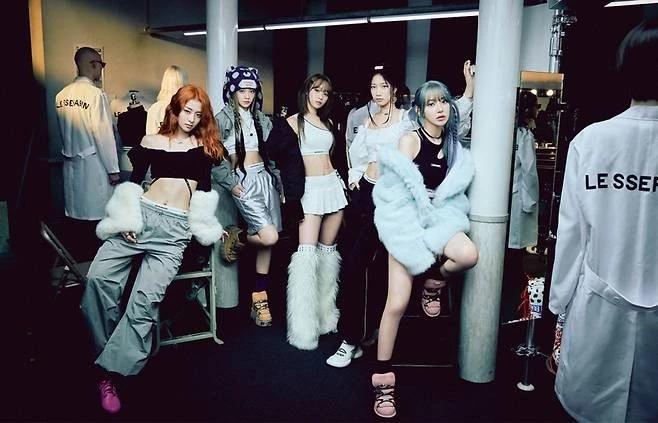 LE SSERAFIM comeback tháng 4, hứa hẹn bùng nổ visual lẫn âm nhạc