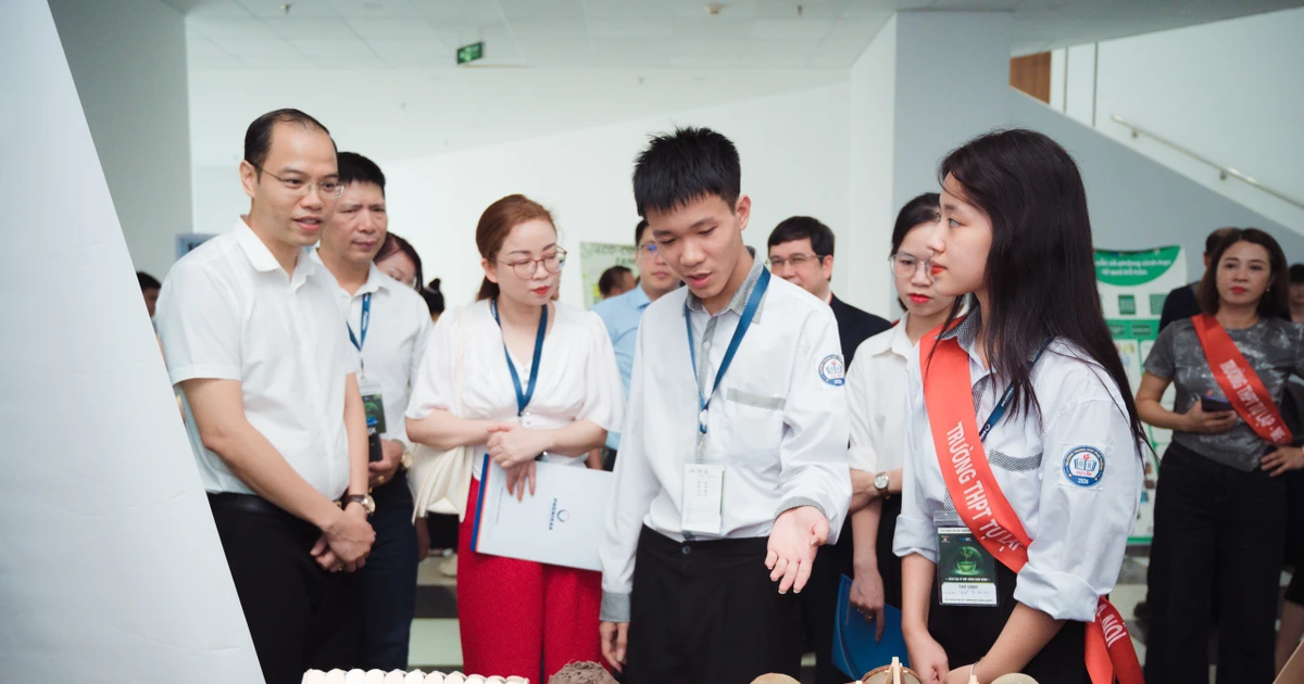 Gen Z Hà Nội sáng tạo chinh phục hành tinh xanh - gần 2.400 hồ sơ đua tài xịn sò!