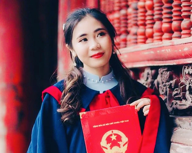 Nữ sinh Thủy Lợi là Đảng viên có thành tích dài kín 2 trang A4