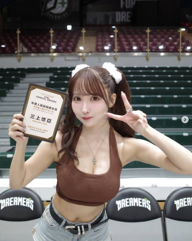 4648d396a470d7aafe15.jpg