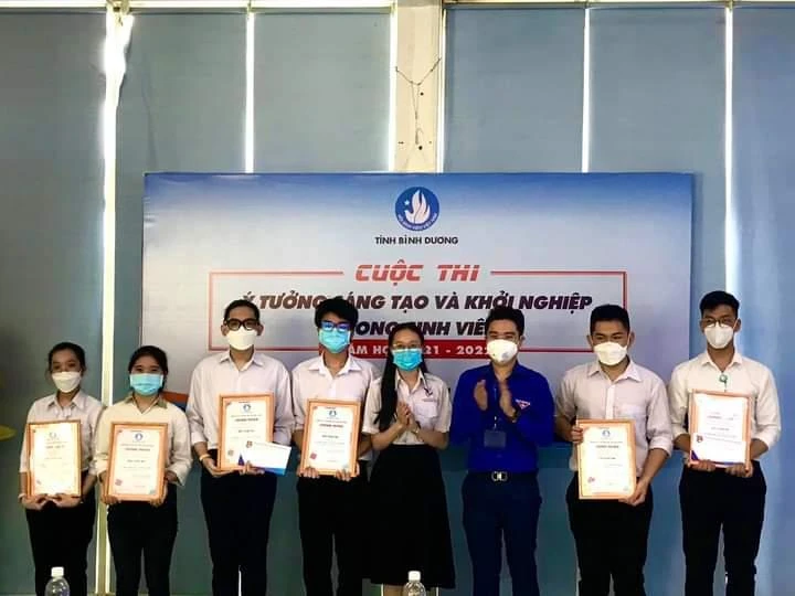 Khởi nghiệp với son dưỡng organic từ thiên nhiên - Nhóm sinh viên Bình Dương giành giải Ba