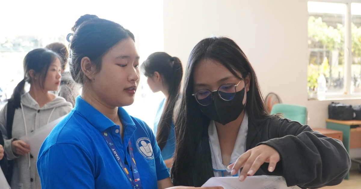 Gần 98.000 bạn trẻ Sài Gòn "chiến" kỳ thi thử tốt nghiệp THPT 2025