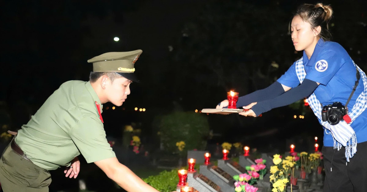 Hơn 3.000 bạn trẻ Sài Gòn thắp nến tri ân các Anh hùng liệt sĩ đúng ngày Thương binh - Liệt sĩ