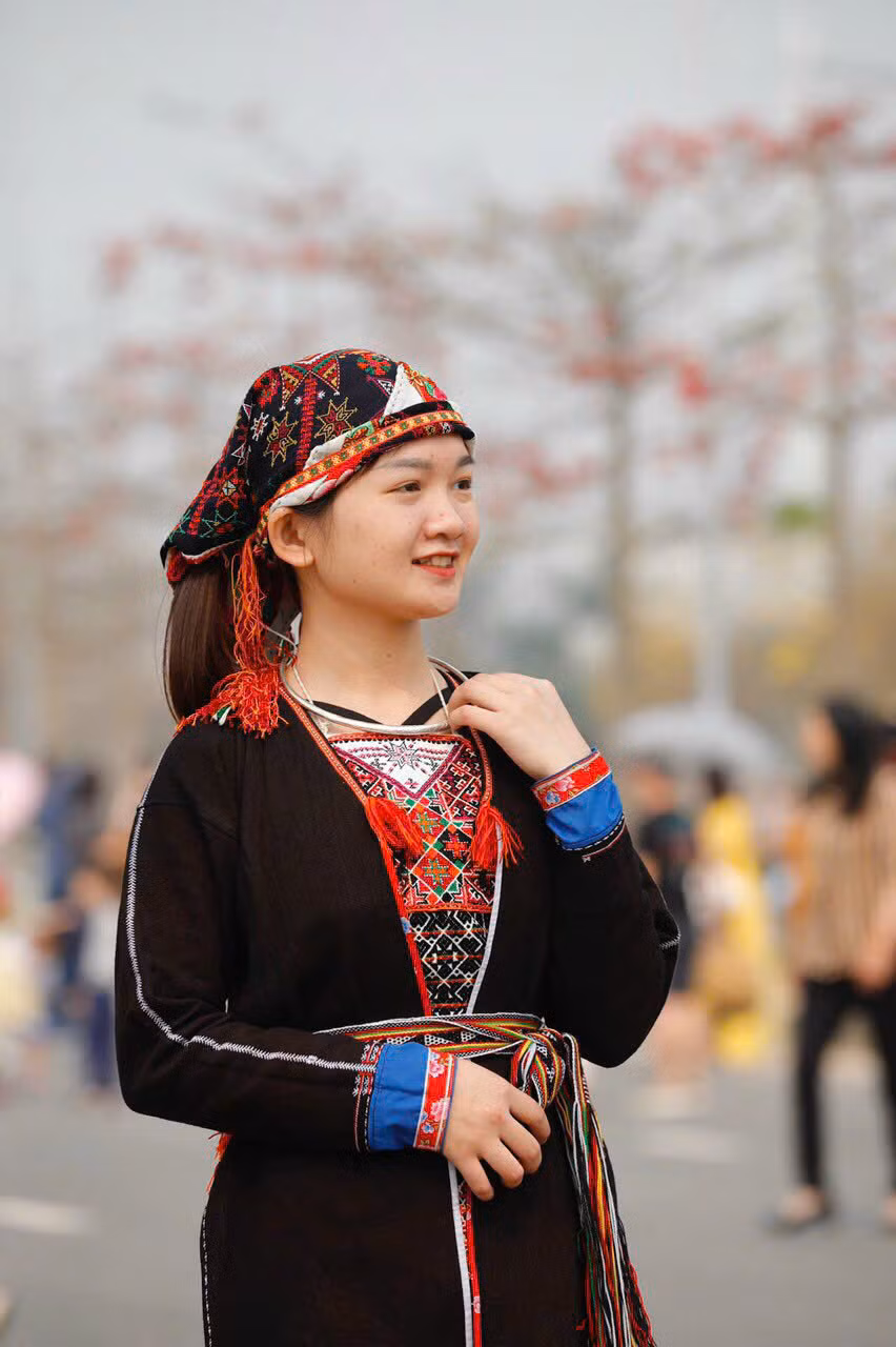 4b284ef3885cbdeea8c7.jpg