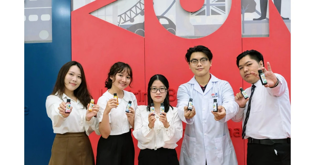 Sinh viên Đà Nẵng "biến" rau củ bỏ đi thành mực vẽ xịn sò, nghe mà muốn thử ngay!