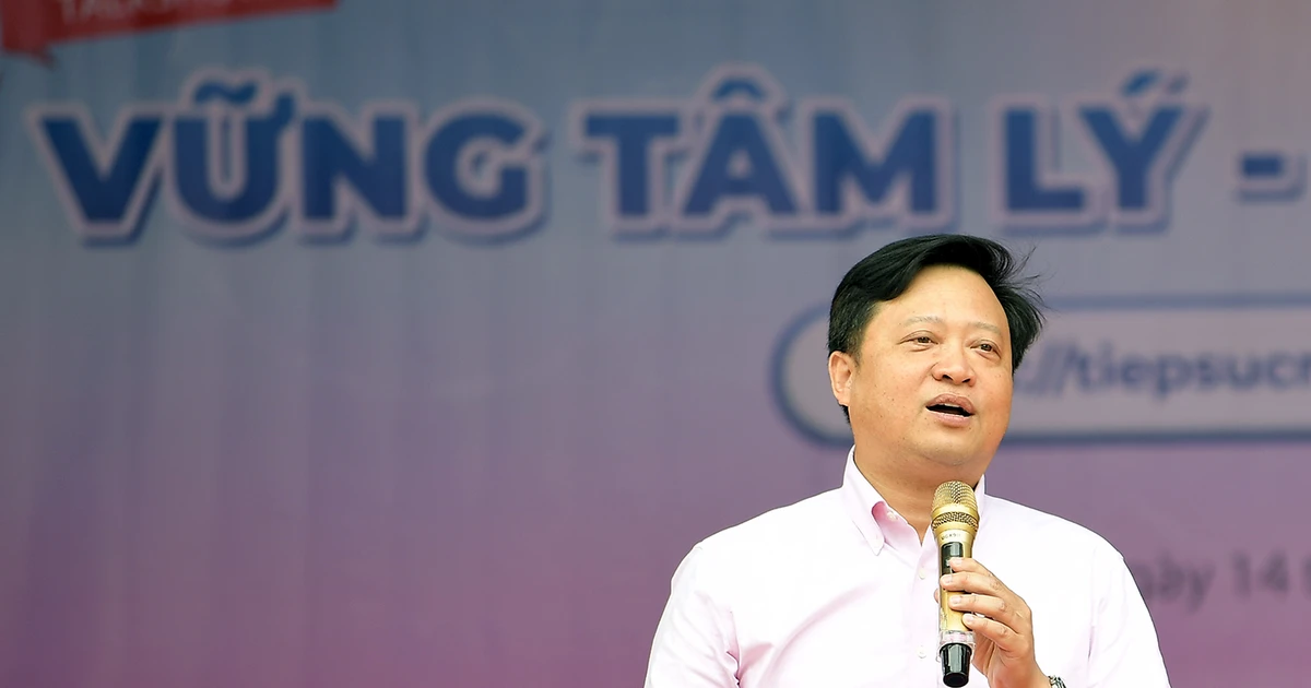 PGS. TS Phạm Mạnh Hà "bắt sóng" nỗi lo mùa thi cùng học sinh THPT Bắc Ninh