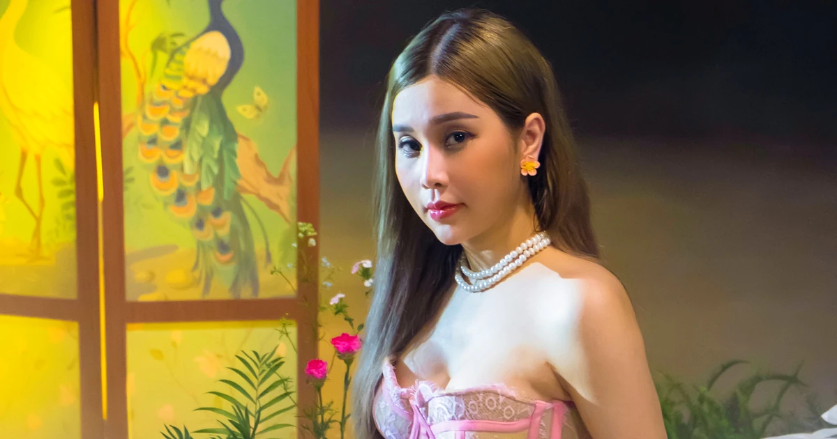 Giọng ca triệu view UKI Uyên thổ lộ thần tượng Mỹ Tâm từ bé, khen rapper Freaky làm việc cực chuẩn