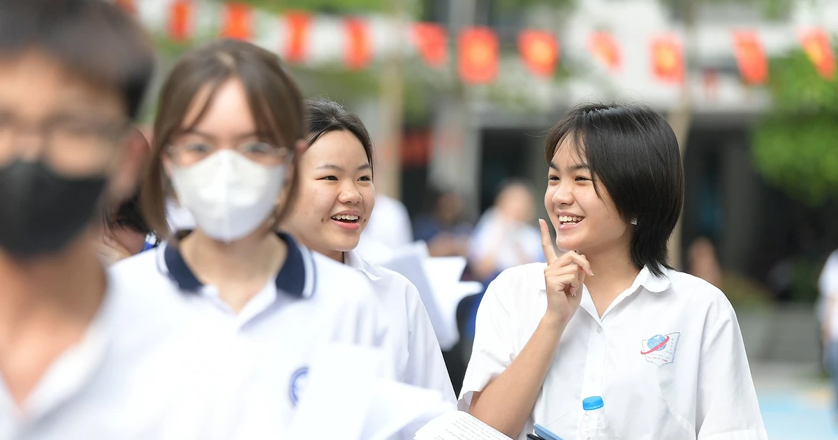Gần 850.000 thí sinh đăng ký xét tuyển đại học, cao đẳng năm 2025 - Gen Z "rải CV" không tiếc tay!