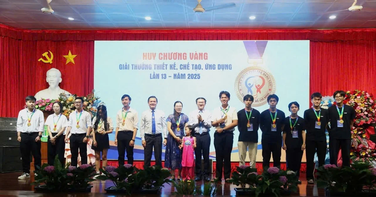 Sinh viên sáng chế máy bay không người lái xịn xò, cảnh báo dòng chảy xa bờ siêu nguy hiểm