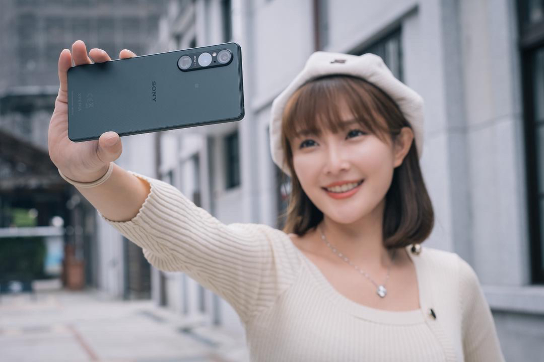 Sony thôi anh em