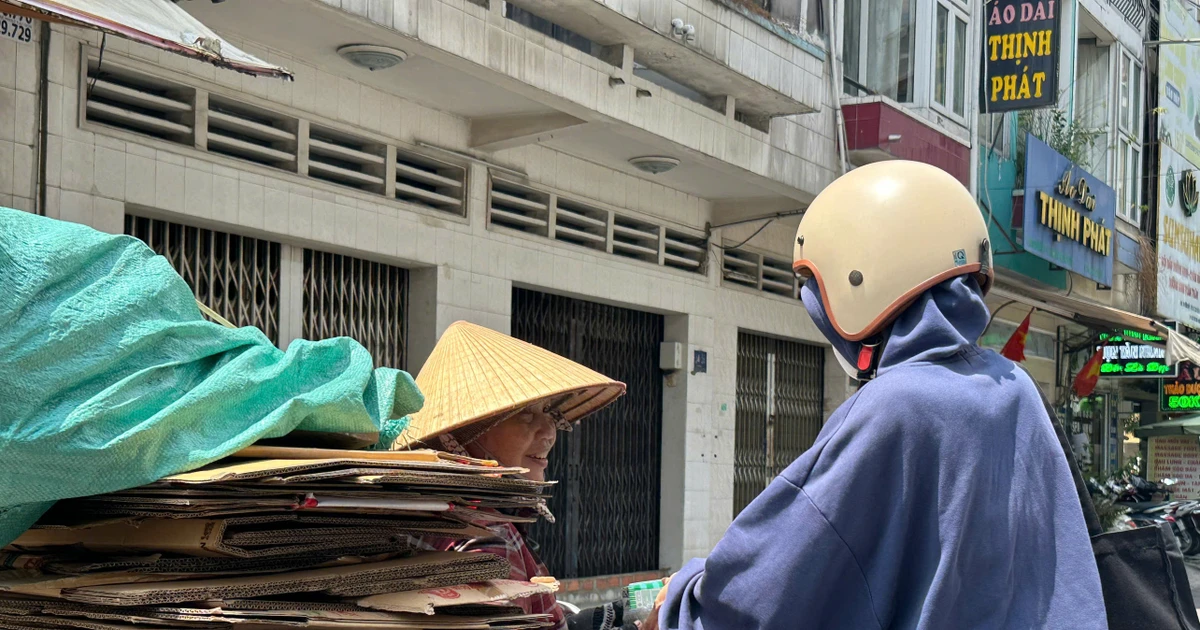 Cuối tuần, giới trẻ Sài Gòn trao "bát cháo yêu thương" ấm lòng người khó khăn
