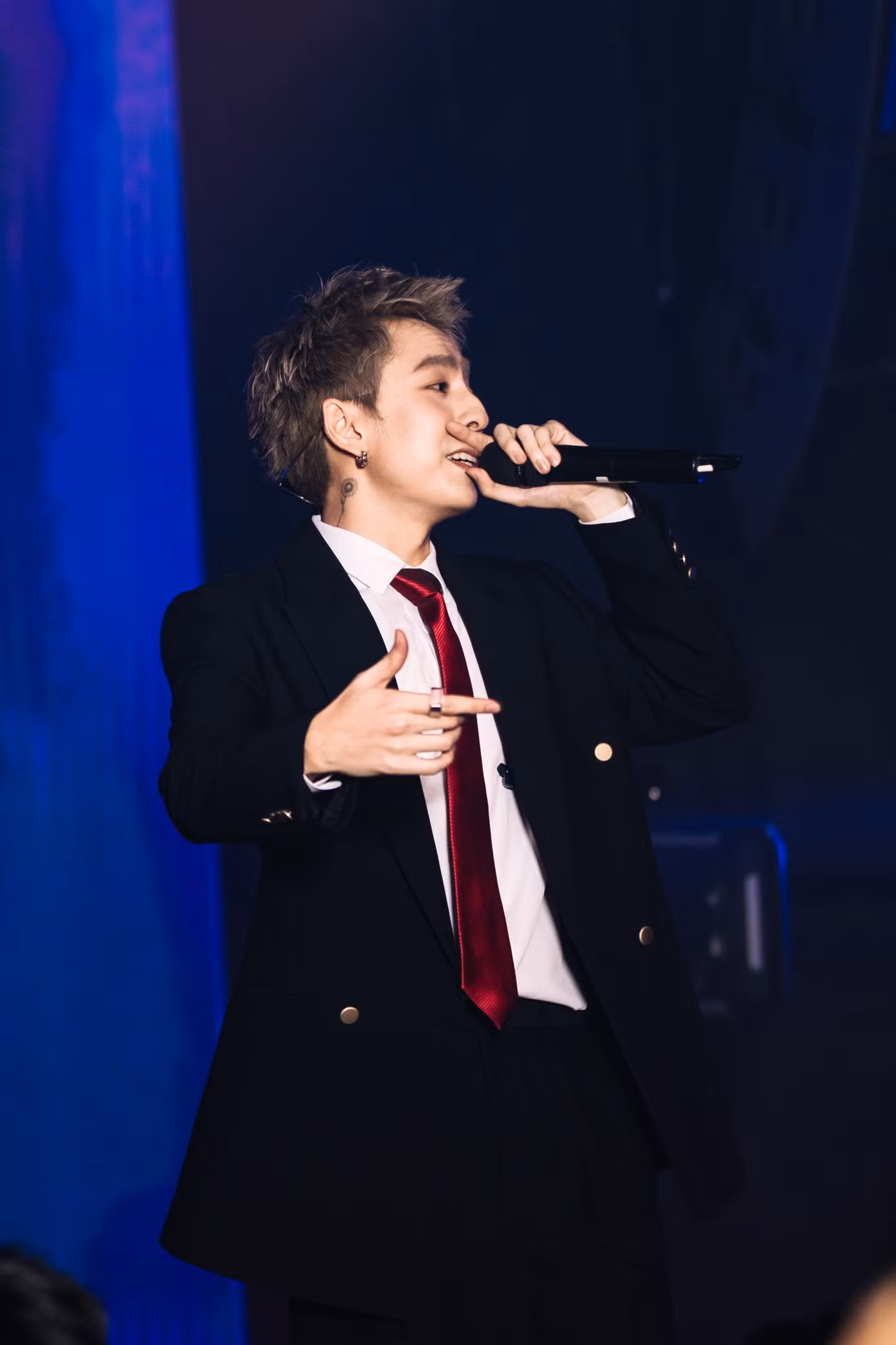 4d1e8708fd6b9cd8902e.jpg