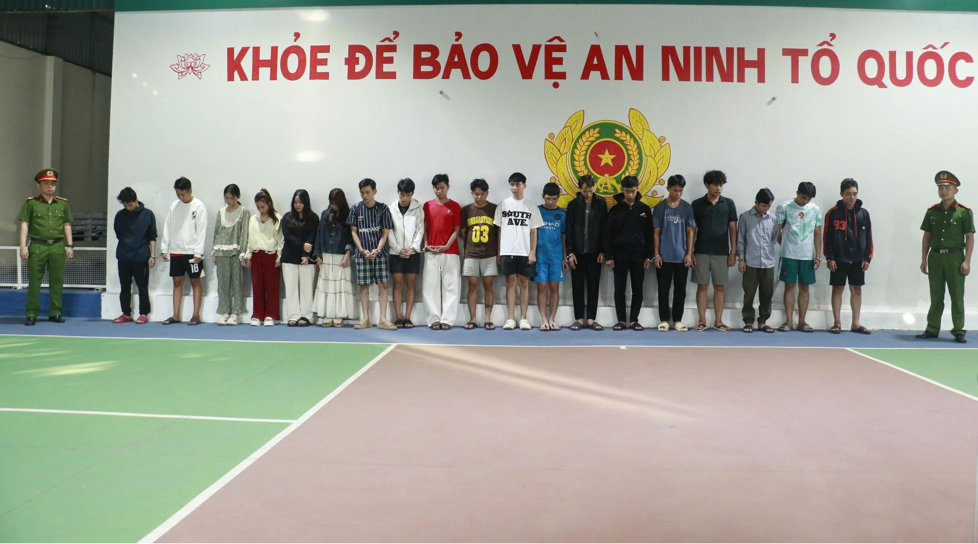 4dcd0b5fa3128d626985.jpg