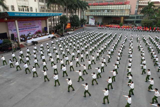 4e27440f35acec44d9c9.jpg