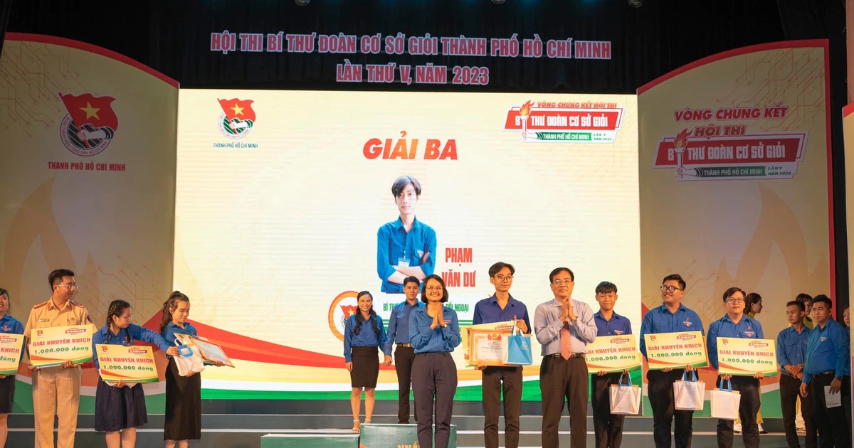 Nam sinh ĐH Kinh tế - Luật giành giải Ba Hội thi Bí thư Đoàn cơ sở giỏi, hành trình đầy cảm xúc!