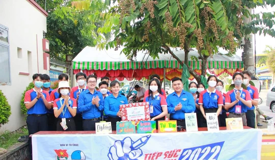Bình Dương, Đồng Nai: Hàng loạt hoạt động thăm hỏi các đội hình 'Tiếp sức mùa thi' siêu ý nghĩa