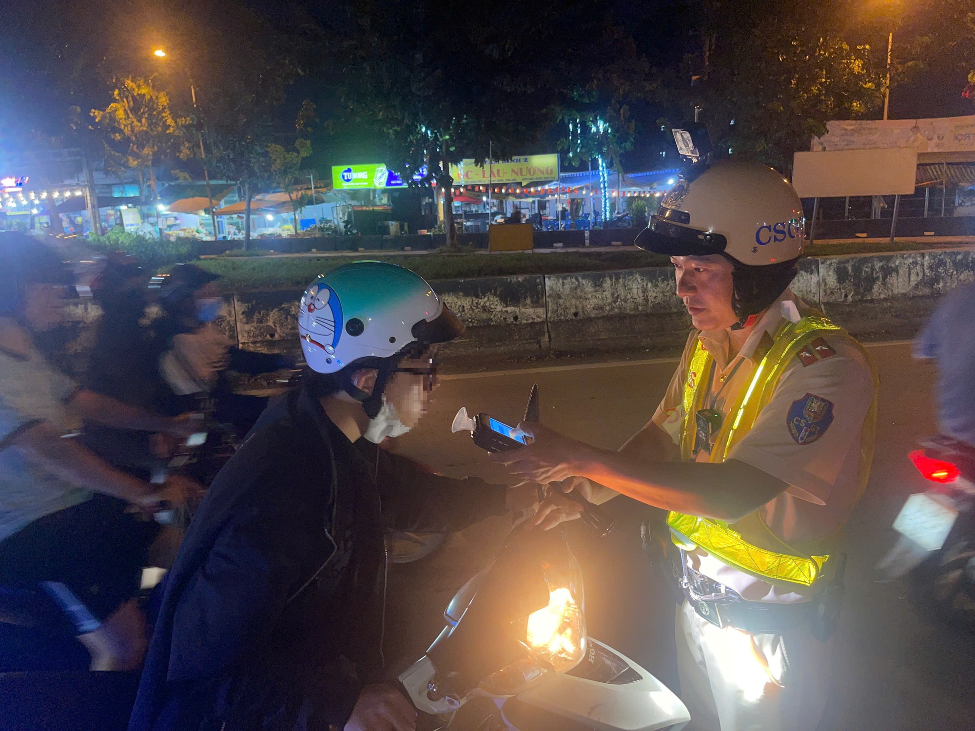 4ec75cefeda3350e4e40.jpg