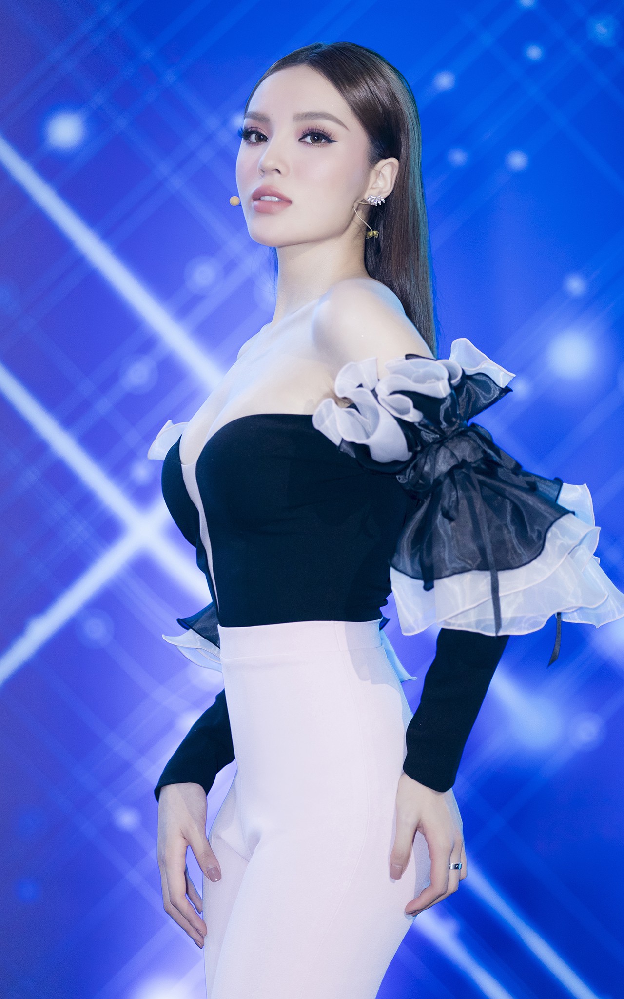 4ef1a214d218bf56446f.jpg