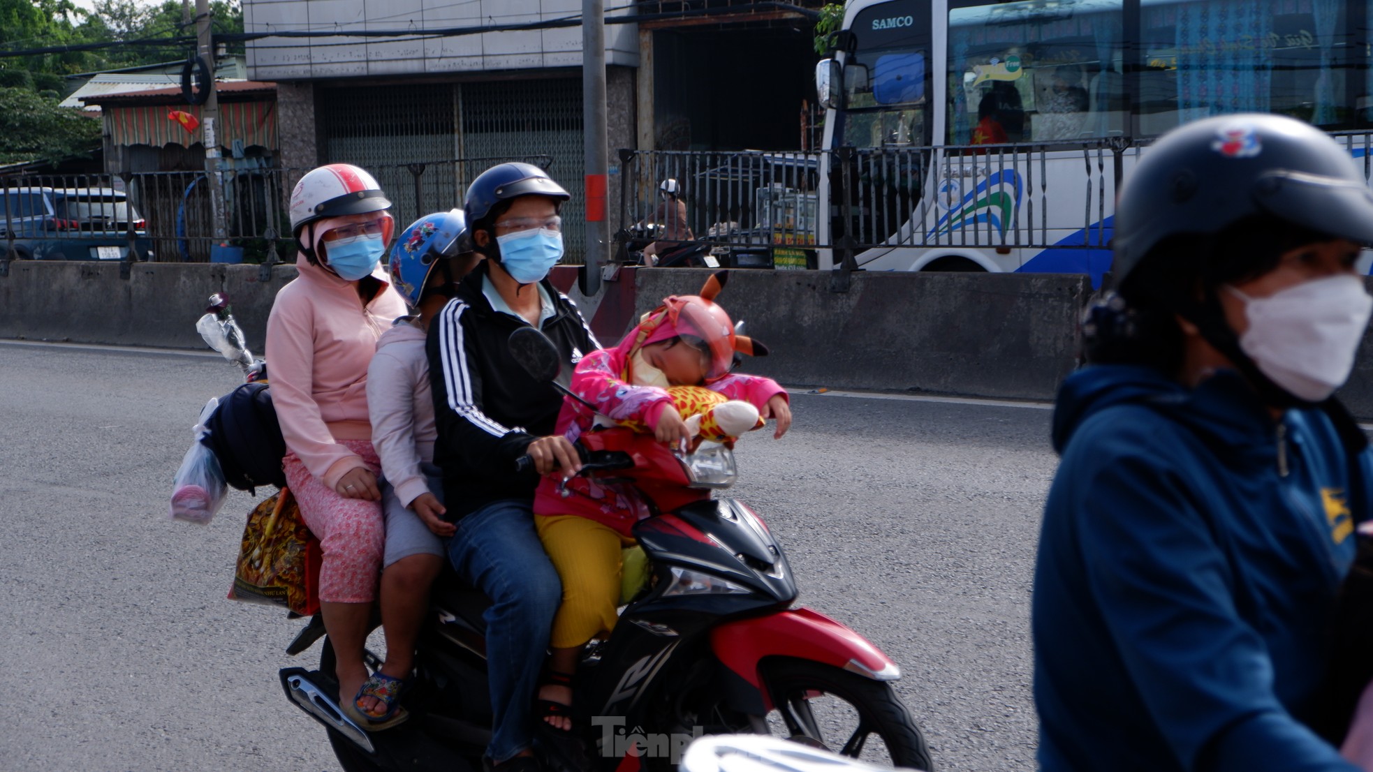 4f589d424f26abd43dfd.jpg