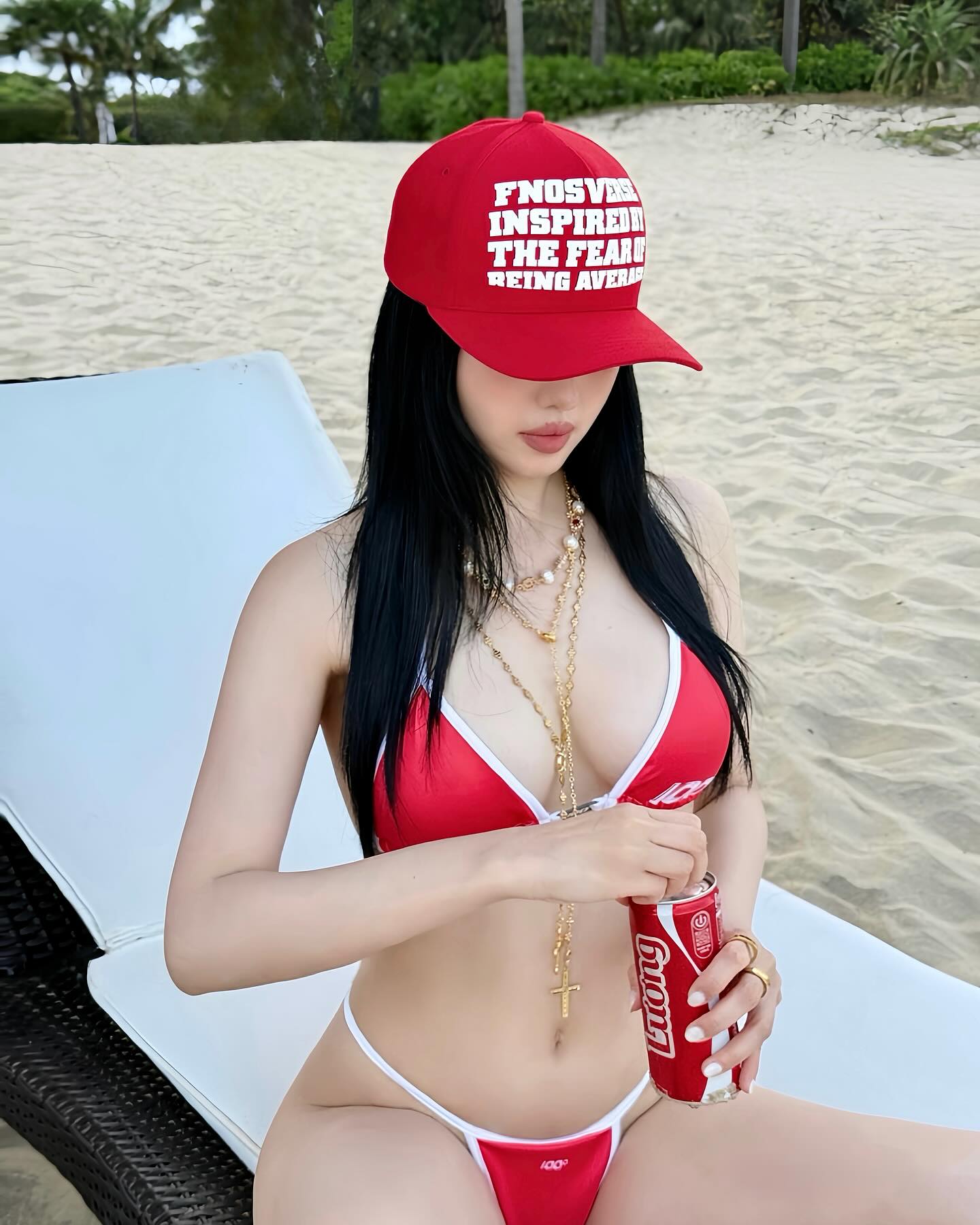 4fdf852b5116bd75bdef.jpg