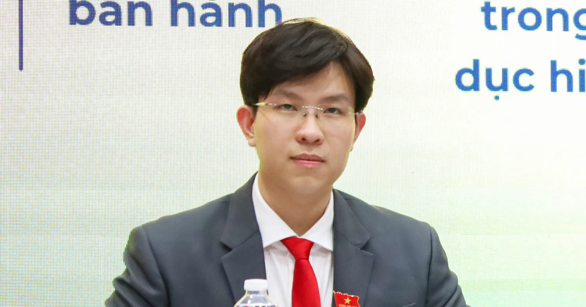 Sinh viên duy nhất lọt top đề cử 'Công dân trẻ tiêu biểu TP.HCM 2024' với loạt thành tích 'xịn xò'