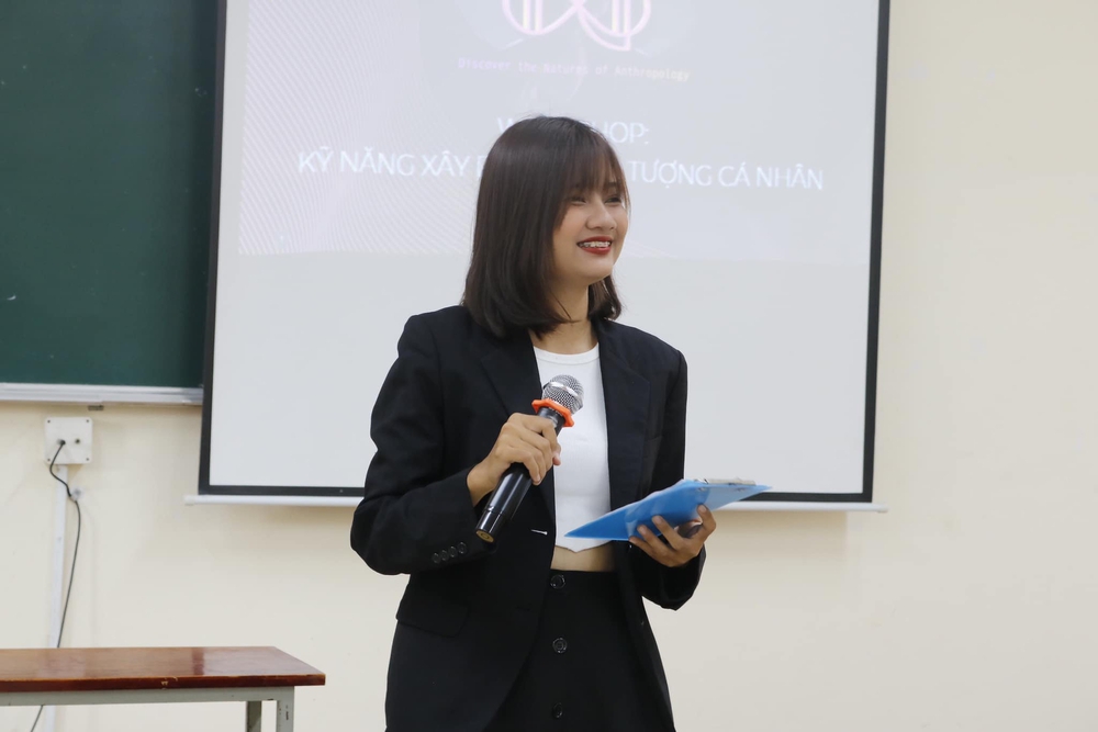 5045c22ef42e46fd56d9.jpg