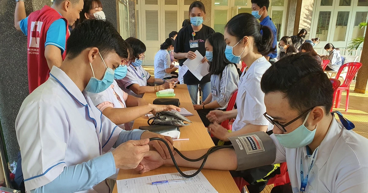 ĐH Y Dược TP.HCM mở thêm phương thức xét tuyển bằng điểm ĐGNL của hai ĐHQG - cơ hội nào cho thí sinh đặc cách?