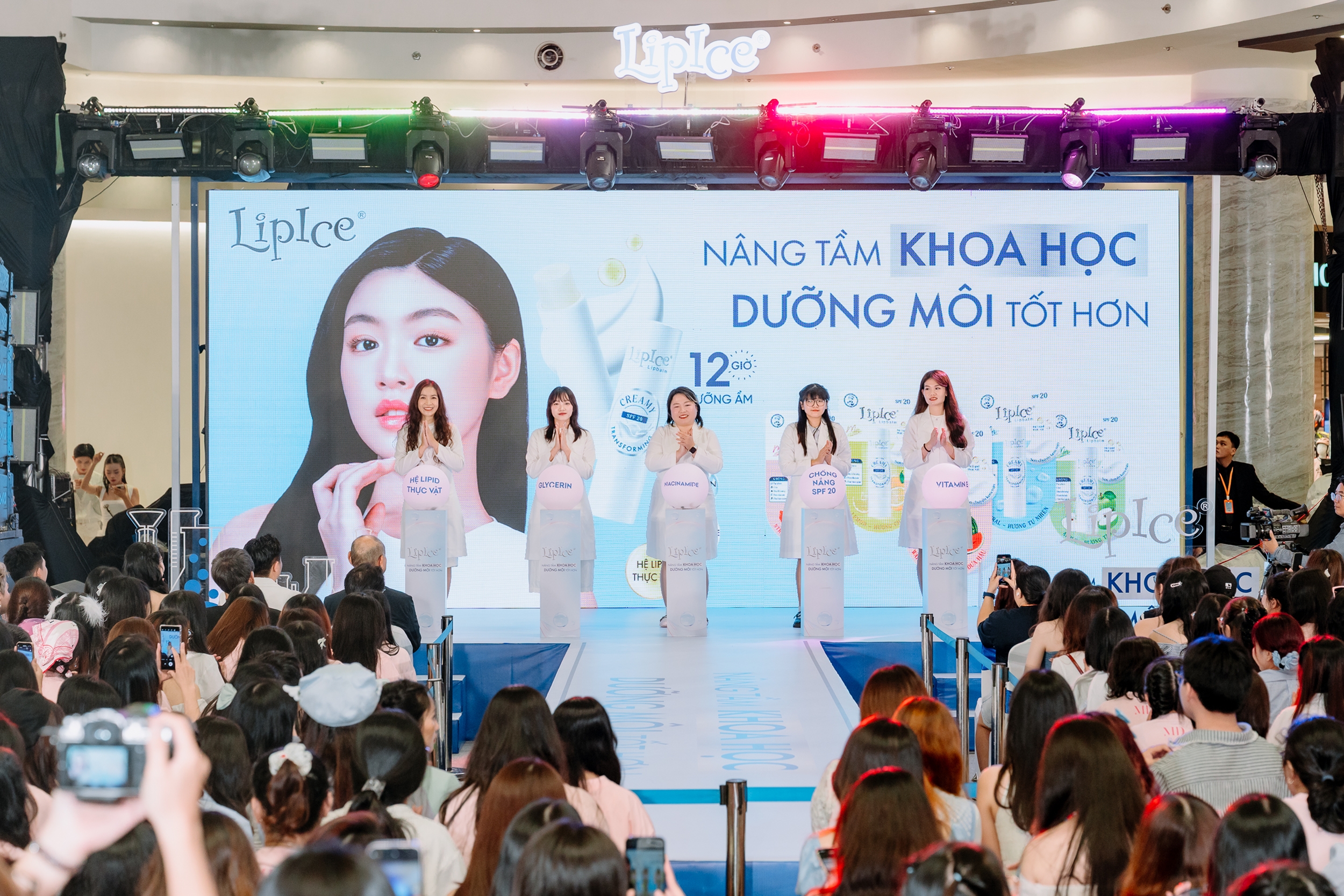 508c66f9506080f2beb6.jpg