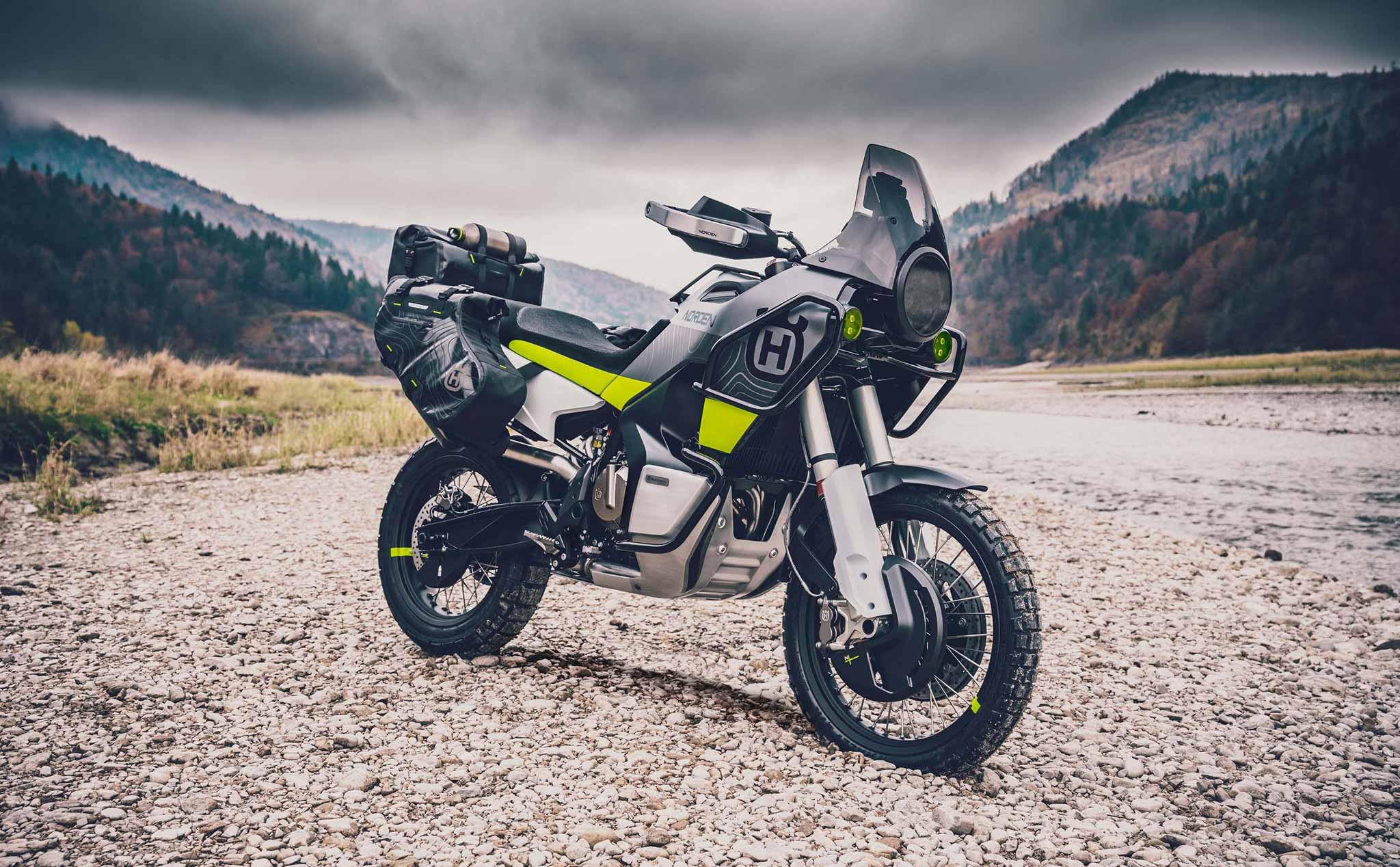 Husqvarna Norden 901 Concept - Bản sao y hệt KTM 790 ADV R?