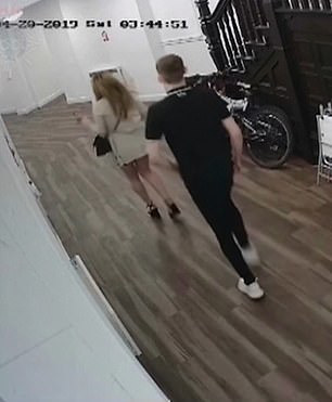 5240730c18445b19620e.jpg