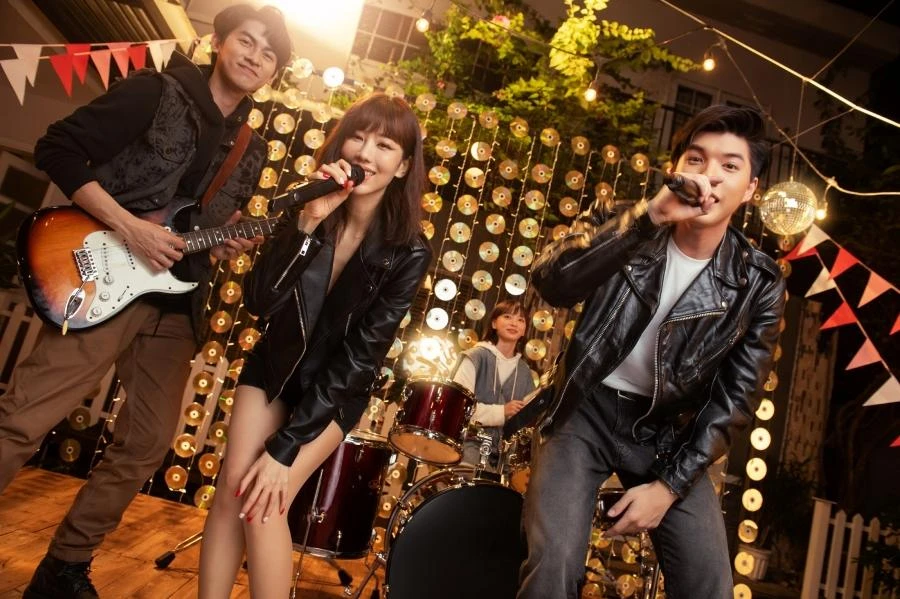 Min và HIEUTHUHAI sẽ xử drama showbiz thế nào? Câu trả lời chill phết đấy!