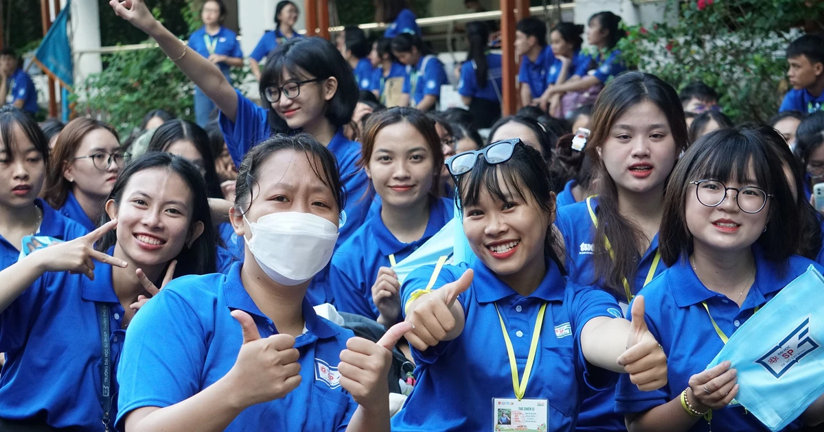 Trường ĐH Sư phạm TP.HCM cháy hết mình ra quân Chiến dịch Mùa Hè Xanh 2023
