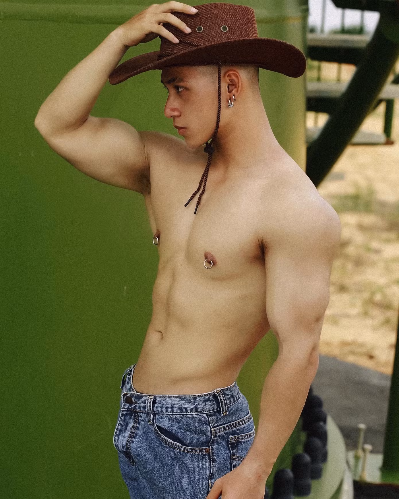 534921fe29edd9ad6bde.jpg