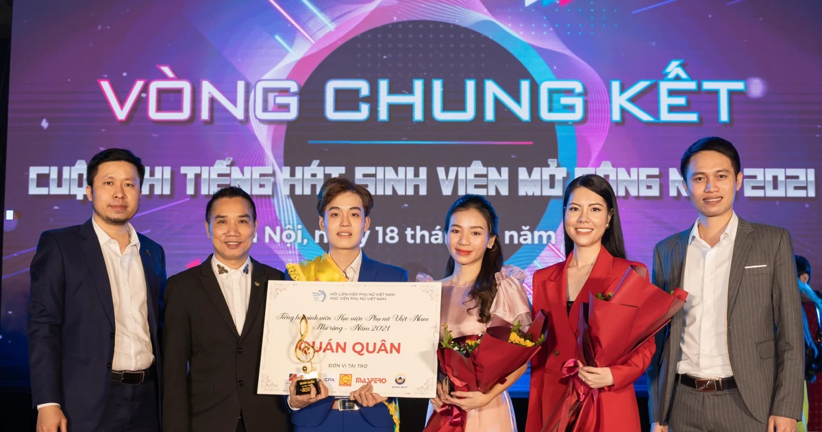 Đêm chung kết "Tiếng hát sinh viên Học viện Phụ nữ Việt Nam mở rộng 2021" quá cháy luôn!