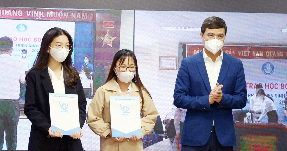 400 sinh viên nhận học bổng 1,2 tỷ - Tiếp sức ước mơ đến trường ✨
