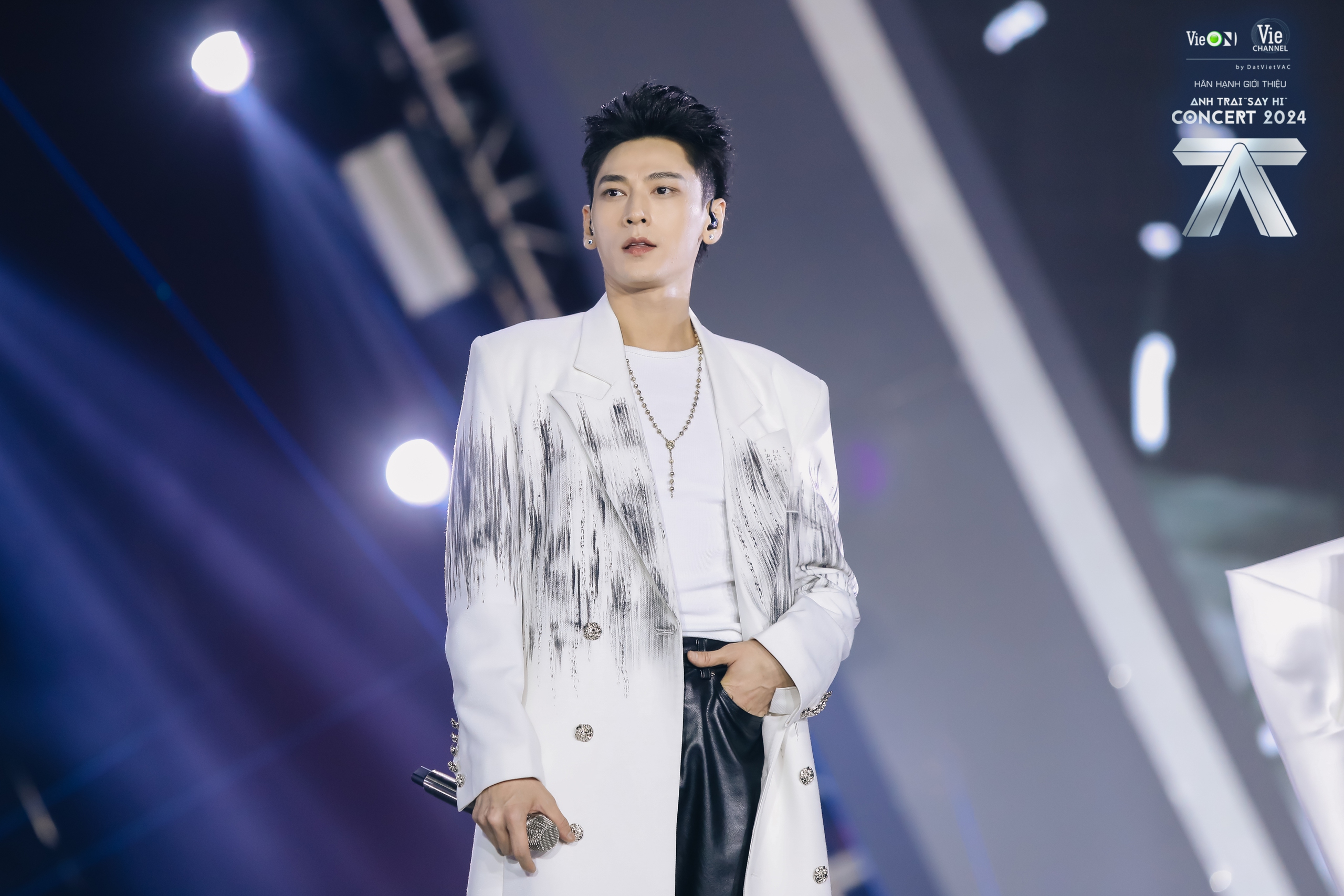 5482bd6bcd661c9670d1.jpg