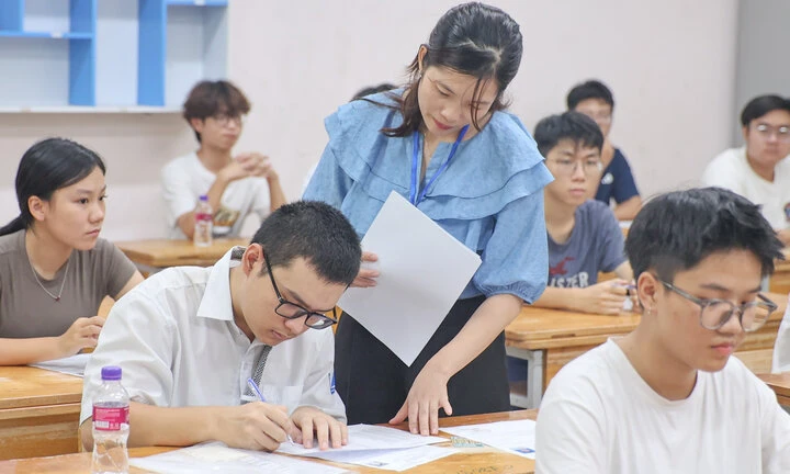 Hơn 40 trường công bố điểm chuẩn xét tuyển bổ sung, ngành đỉnh nhất gần 29 điểm luôn
