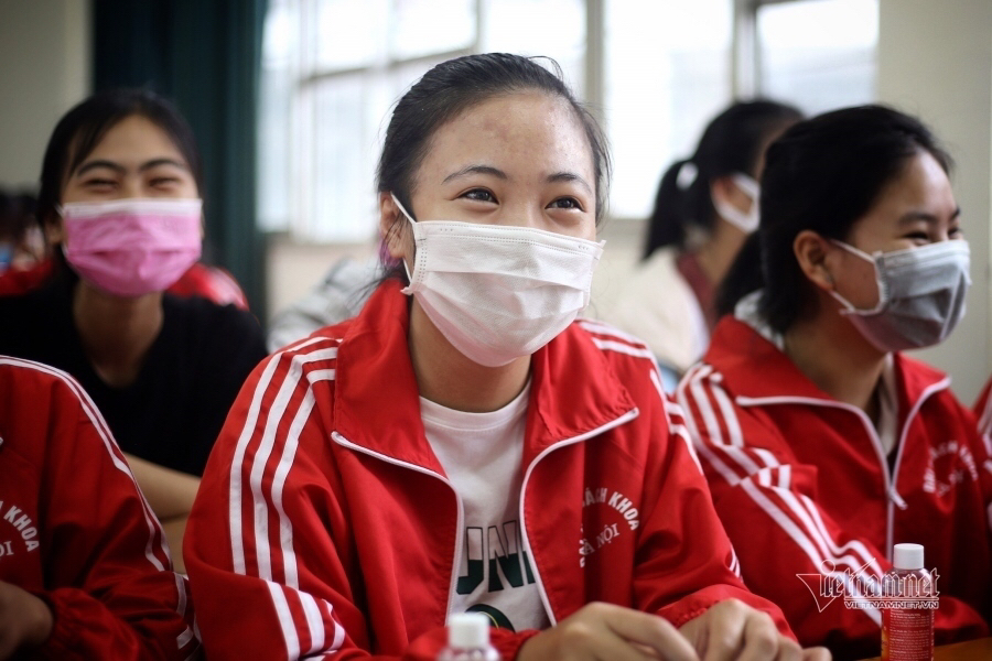 Các trường Đại học giảm học phí giữa mùa dịch - Sinh viên thở phào nhẹ gánh nặng tài chính