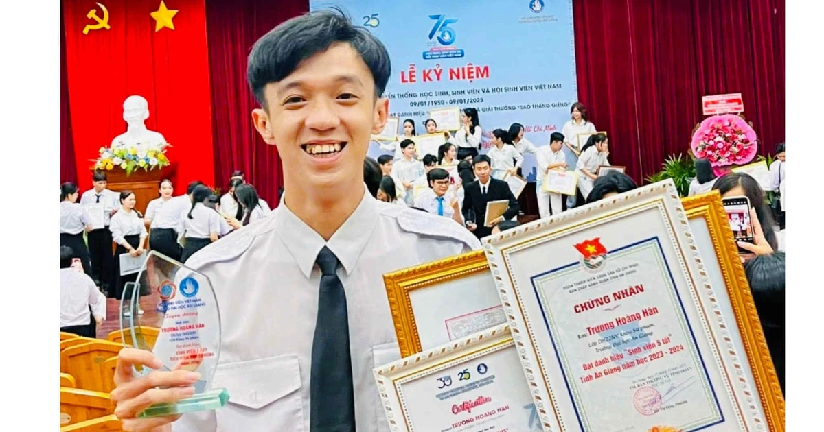 Nghiên cứu khoa học không chỉ dành riêng cho team "thủ khoa" đâu nha!