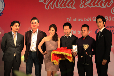 584b769aef6fe510d374.jpg